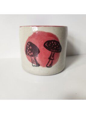 Solace‎ Studio Pottery Mushroom Red Sun Ceramic Planter Vessel Speckled Cream